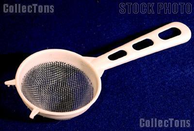 Small Plastic Handheld Strainer for Coin Cleaning