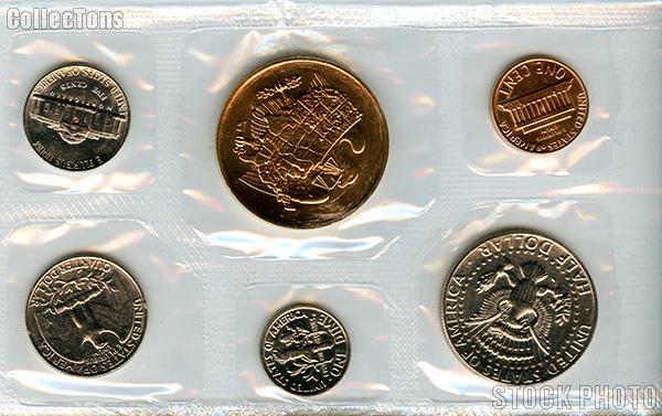1982 Philadelphia Mint Souvenir Set - All Original 5 Coins and Medallion from the U.S. Mint